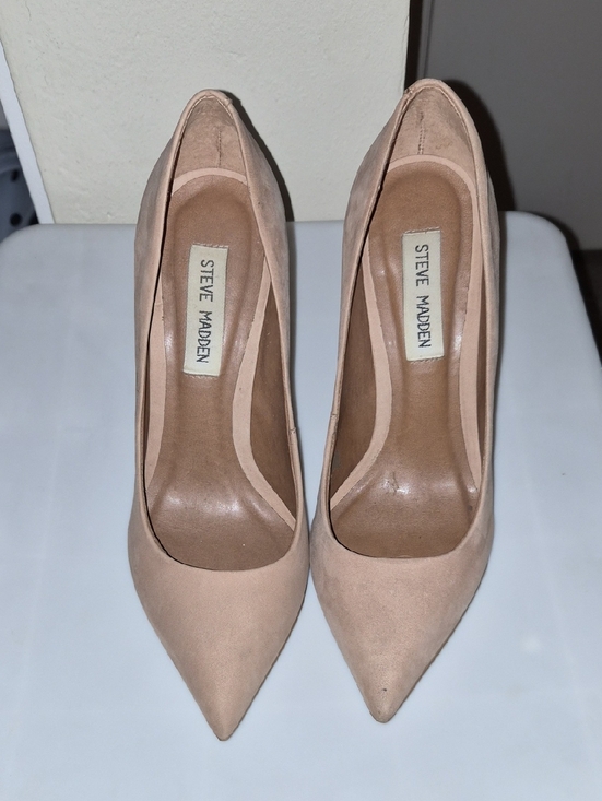 Steve Madden Shoes - Steve Madden Nude Suede Pointed-Toe Pumps